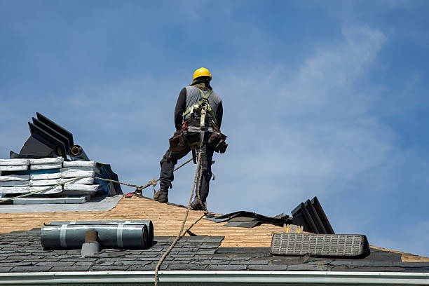 Professional Gutter Installation technician working in Ridgefield, WA